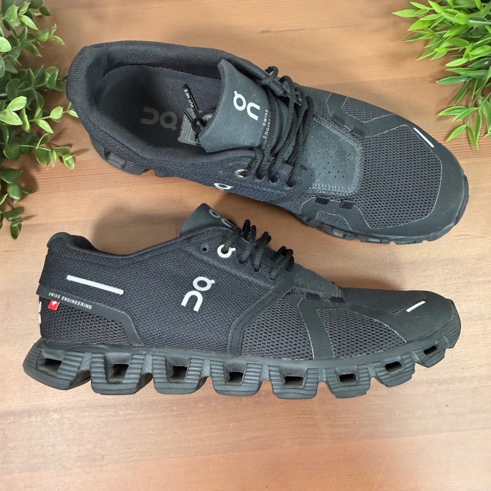 On Running Women's Cloud 5 All Black Shoes Size 9.5